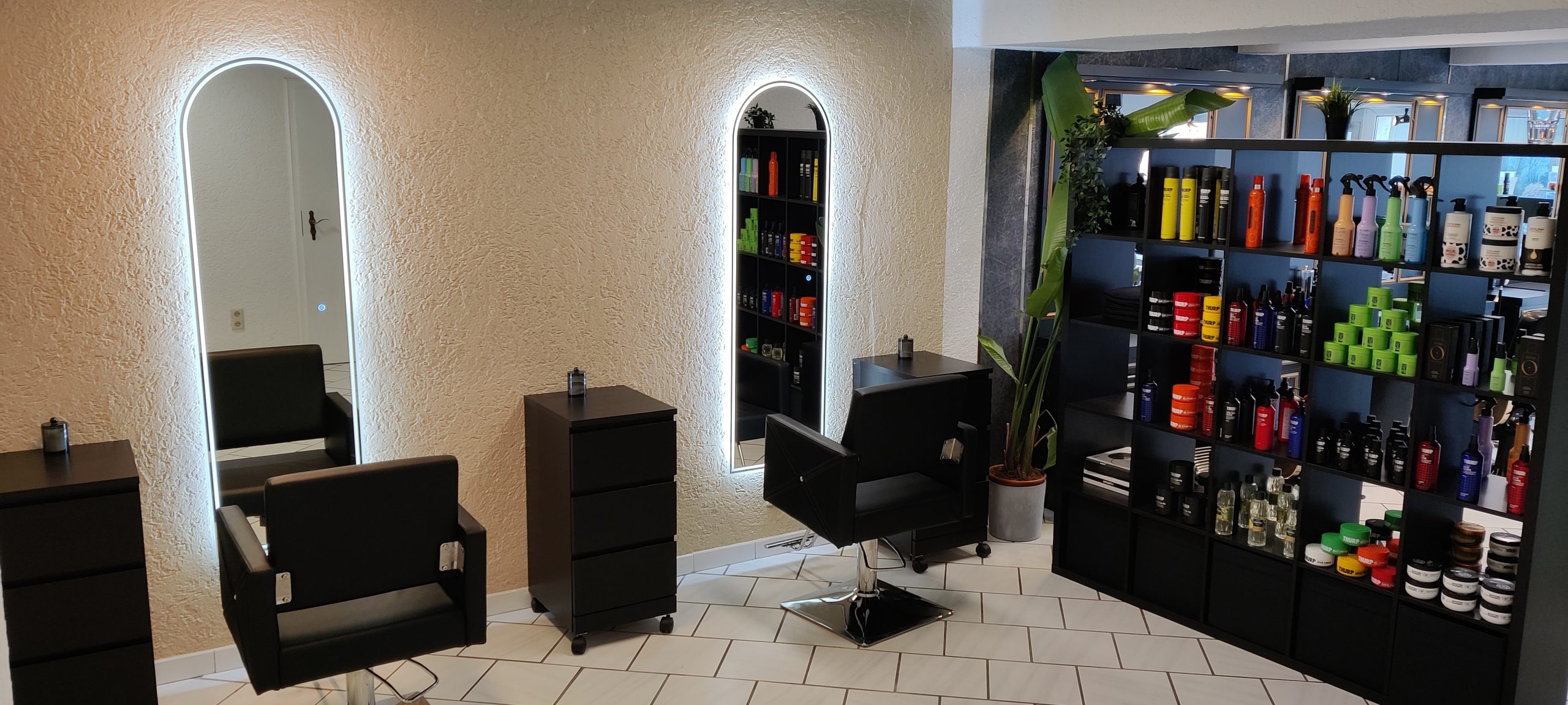 Kosmetikraum für Frauen bei Barbier & Cosmetics in Göllheim