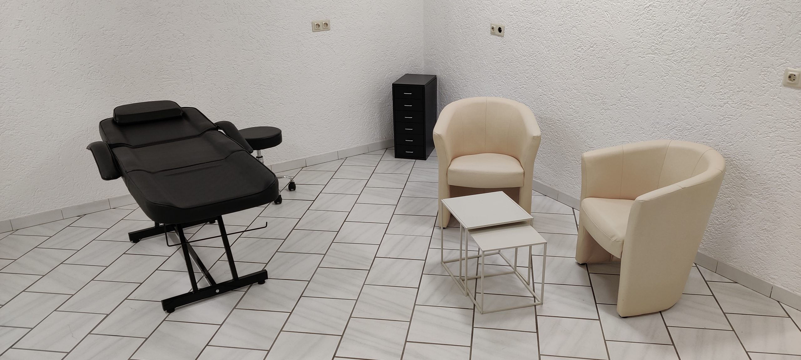 Behandlungsbereich für Gesichtsbehandlungen im Salon Göllheim